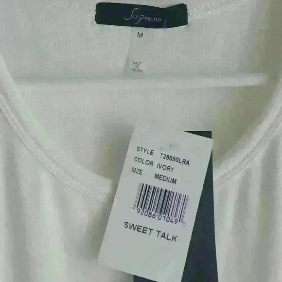 Ivory,  women's,  cold shoulder top. Sz med by Soprano. NWT from Dillard's. - Picture 5 of 5